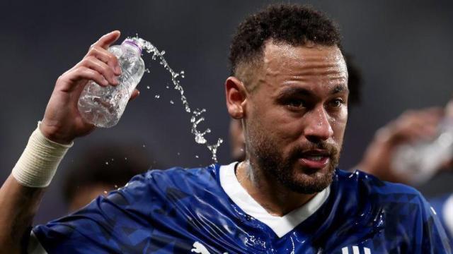 世俱杯投注官网-370天后，内马尔重返赛场！又见马儿式过人