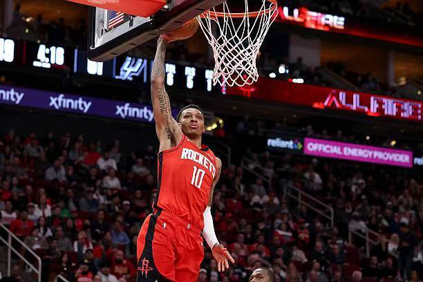 世俱杯投注官网-连续两场稳定输出！火箭锋线新星总算是摆脱了之前的阴霾状态了？